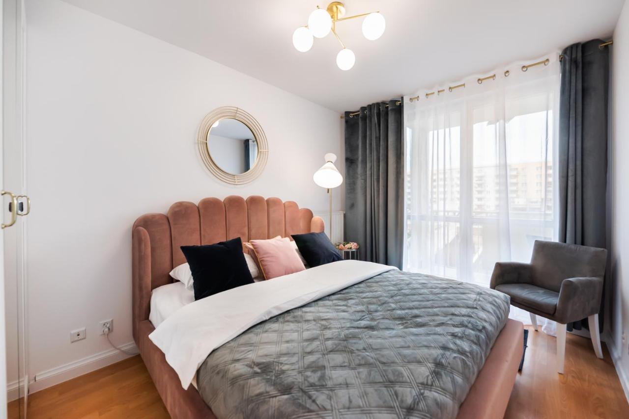 Metro Kondratowicza Velvet Apartment Varsovia Exterior foto
